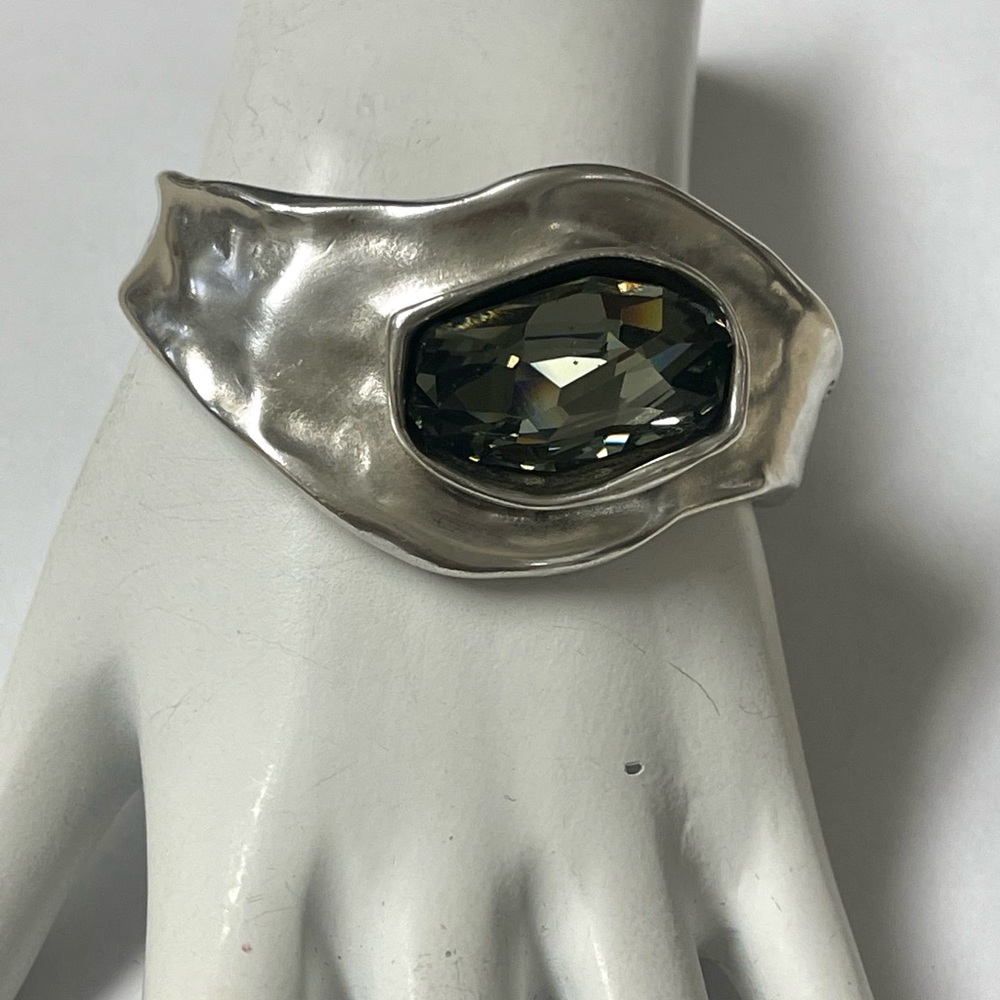 Uno de 50 Smoky Swarovski Crystal "Awesome" Statement Bracelet - Picture 5 of 10